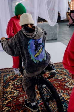 Bluza oversize COLLECT MOMENTS NOT THINGS  vintage black kids